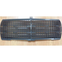 MERCEDES 190 83 REJILLA