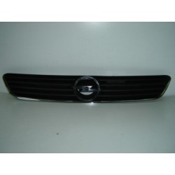OPEL ASTRA 98 REJILLA CON HUECO MOLDURA CROMADA