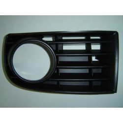 VOLKSWAGEN GOLF V 2003 REJILLA PARAGOLPES CON HUECO...