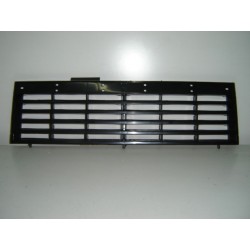 MITSUBISHI MONTERO 83-87 REJILLA