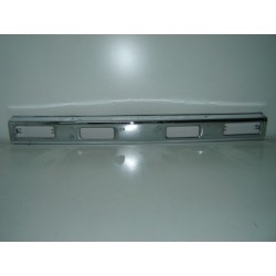 NISSAN PICKUP 720 5V CENTRO PARAGOLPES DELANTERO