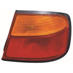 NISSAN PRIMERA 96 PILOTO TRASERO DERECHO 4P ROJO/AMBAR