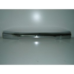 NISSAN D22 98 CENTRO PARAGOLPES DELANTERO MODELO 2WD