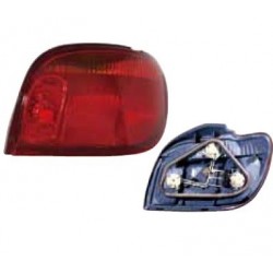 TOYOTA YARIS 03 PILOTO TRASERO MODELO (KOITO) DERECHO