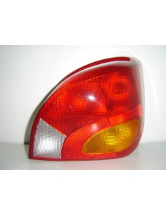 FORD FIESTA 96 PILOTO TRASERO DERECHO