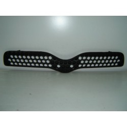 TOYOTA YARIS 99 REJILLA NEGRA